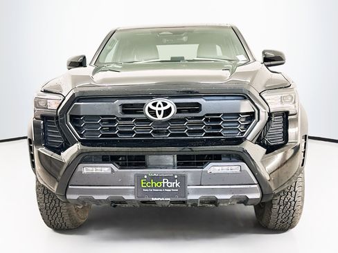 Used 2025 Toyota Tacoma TRD Off-Road image 2