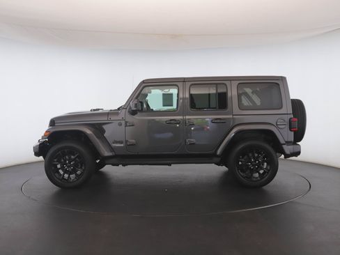 Used 2021 Jeep Wrangler Unlimited Sahara AWD/4WD image 19