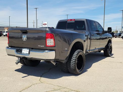 Used 2024 RAM 3500 Tradesman w/ Chrome Appearance Group AWD/4WD image 4