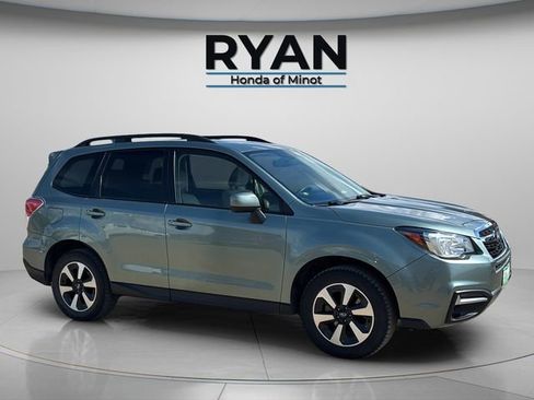Used 2017 Subaru Forester 2.5i Premium w/ All-Weather Package AWD/4WD image 12