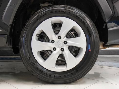 Used 2024 Toyota RAV4 LE image 34