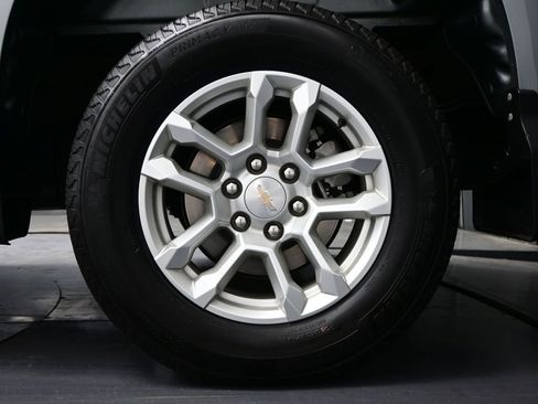 Used 2024 Chevrolet Silverado 1500 LT AWD/4WD image 38