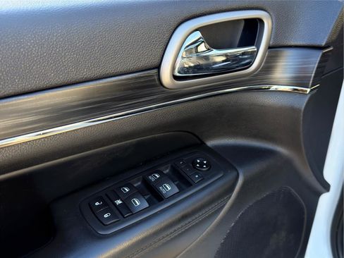 Used 2020 Jeep Grand Cherokee Limited X image 8