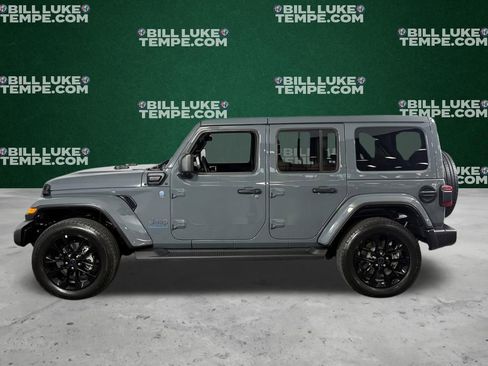 Used 2025 Jeep Wrangler Unlimited Sahara AWD/4WD image 10