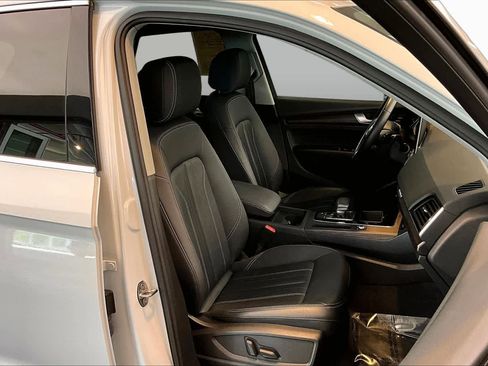 Certified 2023 Audi Q5 2.0T Premium w/ Convenience Package AWD/4WD image 9