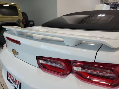 Used 2023 Chevrolet Camaro LT RWD image 8