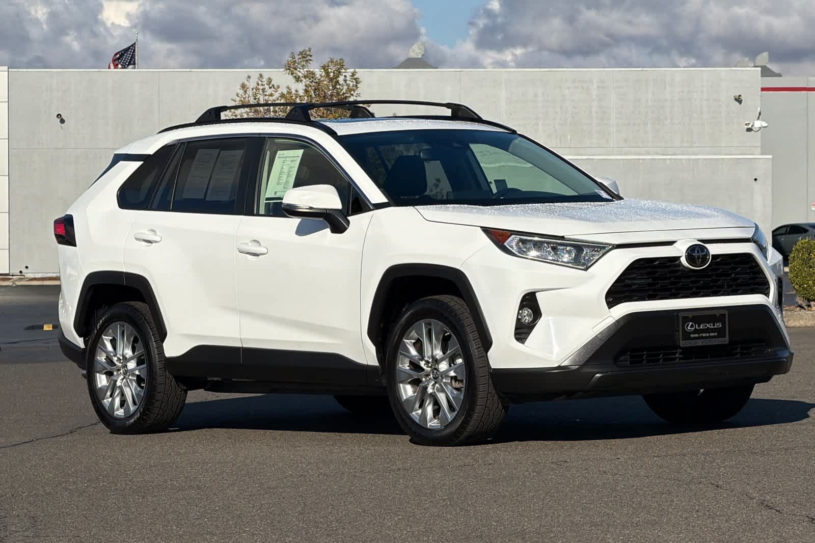 Used 2019 Toyota RAV4 XLE Premium w/ Cold Weather Package AWD/4WD image 5