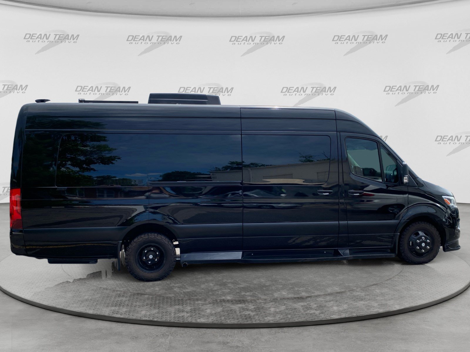 Used 2022 Mercedes-Benz Sprinter 3500 image 9