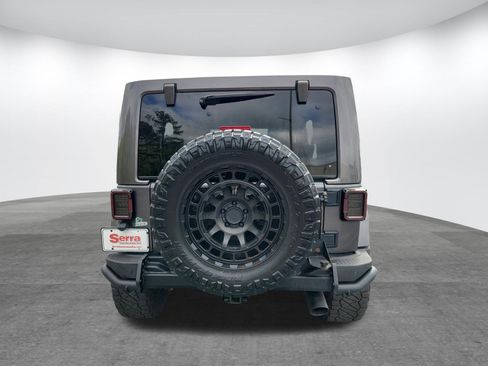 Used 2016 Jeep Wrangler Unlimited Sahara AWD/4WD image 23