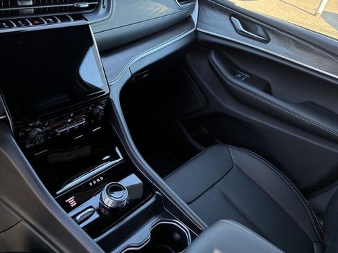 New 2025 Jeep Grand Cherokee L Limited image 6