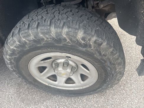 Used 2017 Chevrolet Silverado 1500 W/T w/ Trailering Package image 8