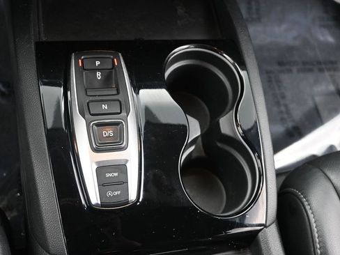 Used 2020 Honda Pilot Touring image 11