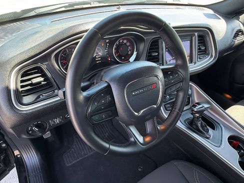 Used 2020 Dodge Challenger SXT RWD image 10
