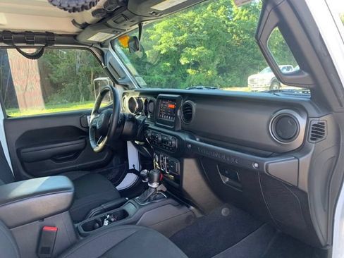 Used 2022 Jeep Wrangler Unlimited Sport AWD/4WD image 16