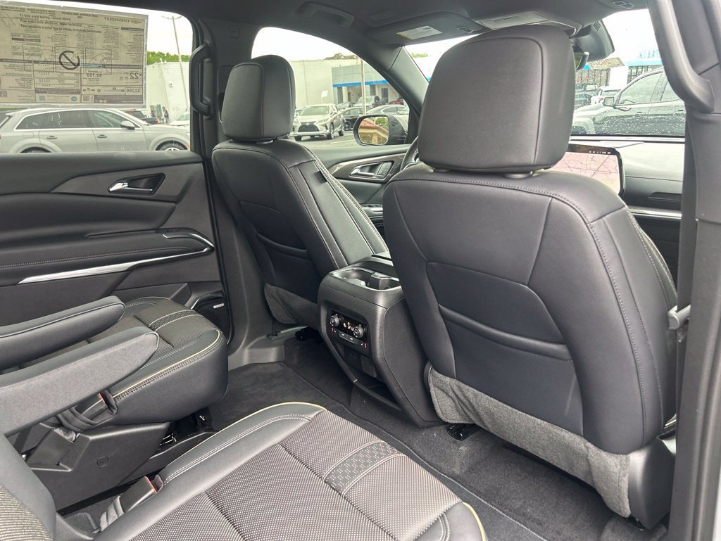 New 2026 Chevrolet Traverse High Country FWD image 44