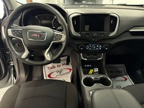 Used 2024 GMC Terrain SLE w/ Driver Convenience Package FWD image 15