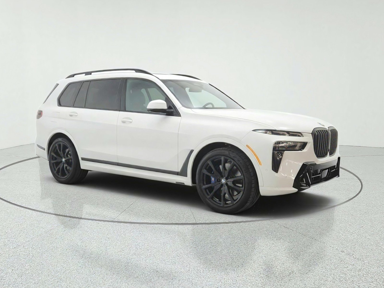 Used 2025 BMW X7 xDrive40i w/ M Sport Package AWD/4WD image 3