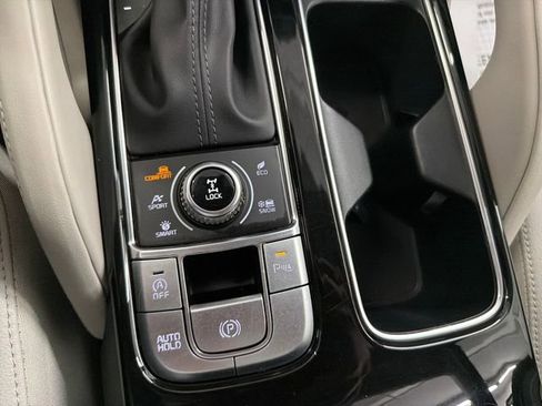 Certified 2024 Kia Telluride EX w/ EX Captain's Chair Package AWD/4WD image 26