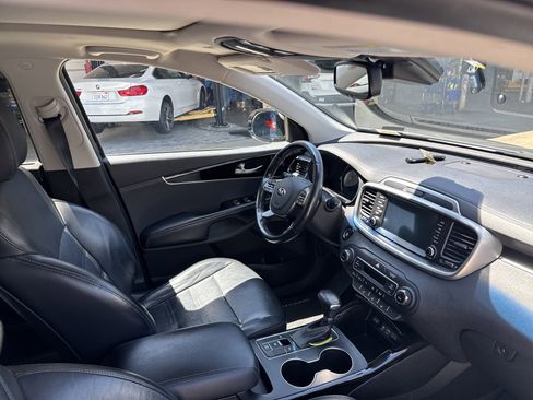 Used 2019 Kia Sorento EX w/ EX Touring Package FWD image 5