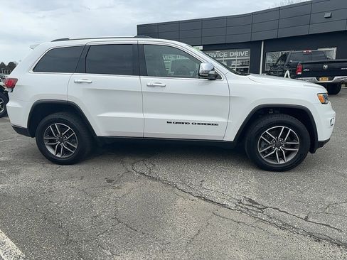 Used 2022 Jeep Grand Cherokee Limited image 4