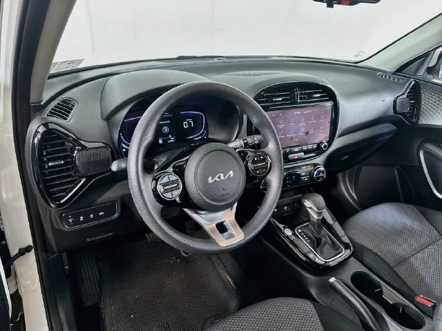 Used 2023 Kia Soul S FWD image 15