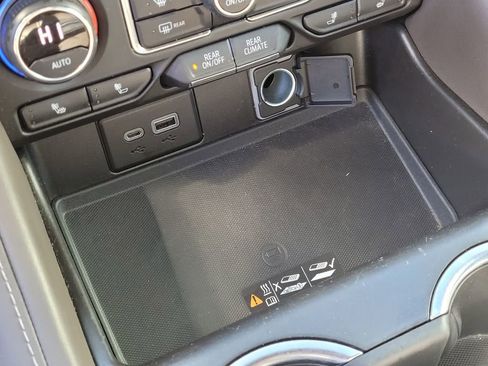 Used 2021 Chevrolet Tahoe Z71 w/ Rear Media and Nav Package image 28