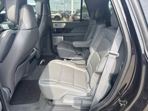 Used 2019 Lincoln Navigator Reserve AWD/4WD image 12