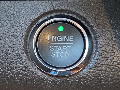 Used 2020 Ford Expedition XLT w/ Equipment Group 202A AWD/4WD image 11