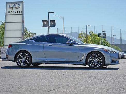 Used 2017 INFINITI Q60 3.0t w/ Premium Plus Package 3.0T AWD/4WD image 13