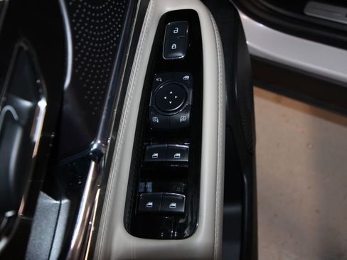 Used 2025 Lincoln Corsair AWD w/ Equipment Group 101A image 6