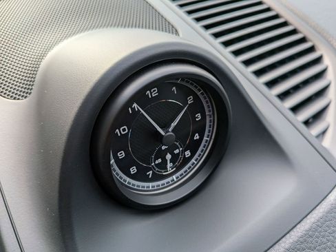 Certified 2025 Porsche Macan image 21