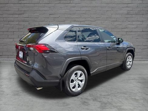 Used 2024 Toyota RAV4 LE AWD/4WD image 7