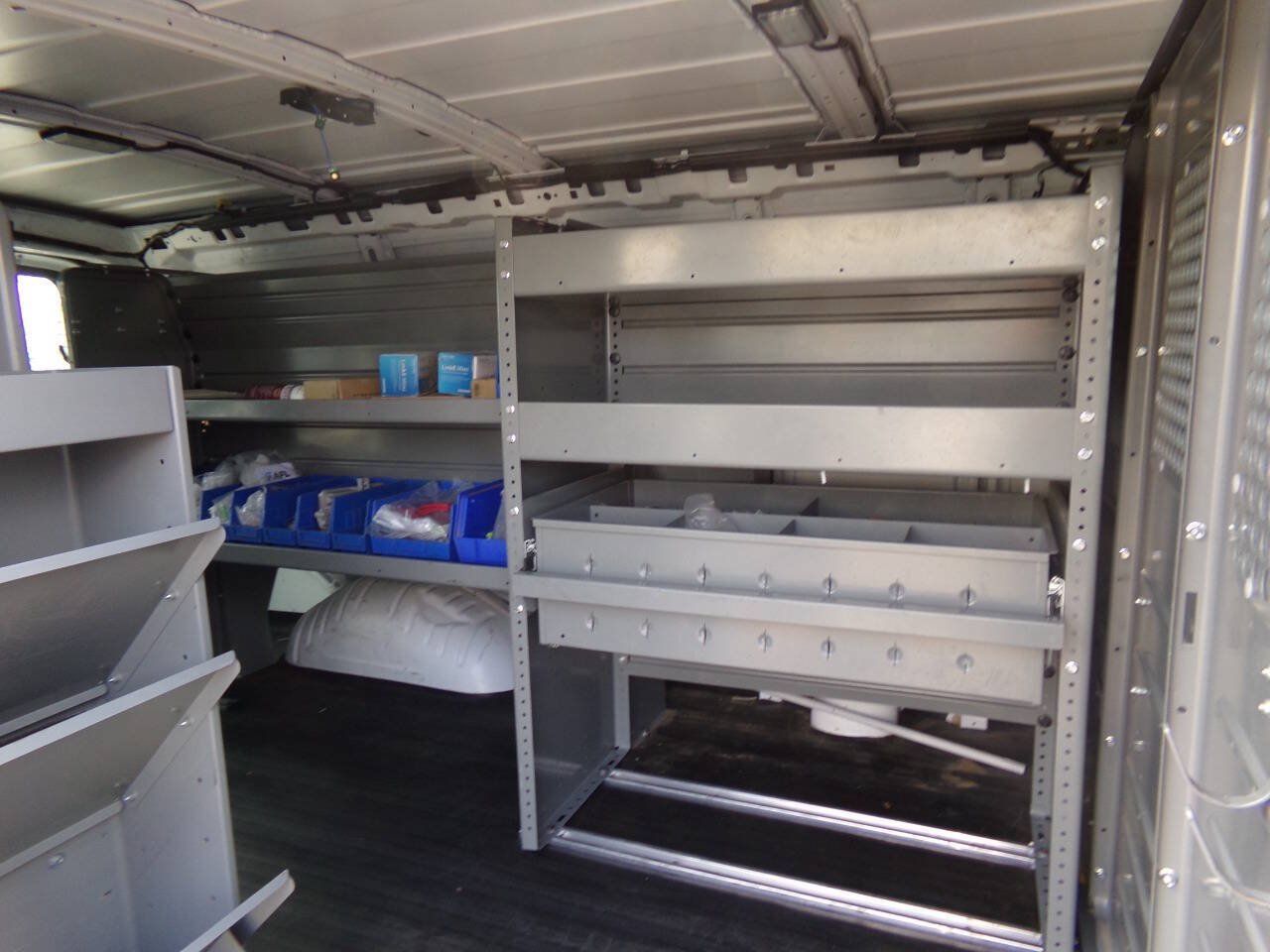 Used 2015 Chevrolet Express 2500 RWD image 21
