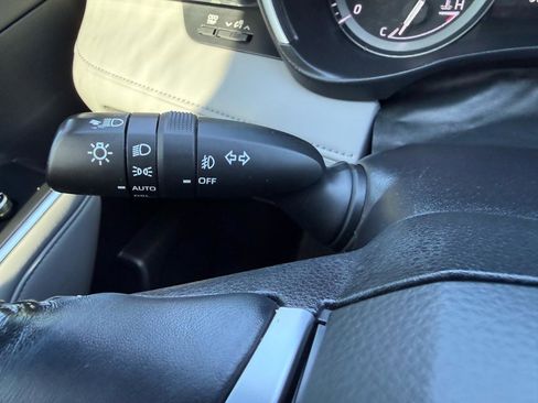 Used 2021 Toyota Highlander Limited image 26