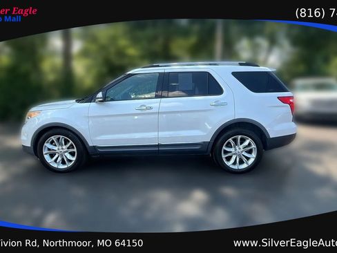 Used 2014 Ford Explorer Limited w/ Equipment Group 301A FWD image 2
