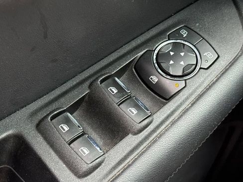 Used 2020 Ford Edge SE FWD image 35
