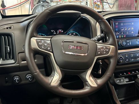 Used 2022 GMC Canyon Denali AWD/4WD image 19