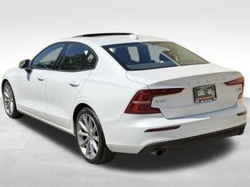 Used 2021 Volvo S60 T6 Momentum w/ Protection Package Premier AWD/4WD image 9