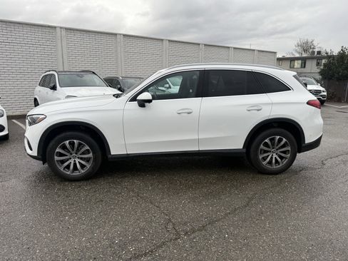 Used 2024 Mercedes-Benz GLC 300 image 2