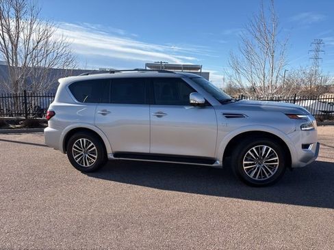 Used 2022 Nissan Armada SL AWD/4WD image 2