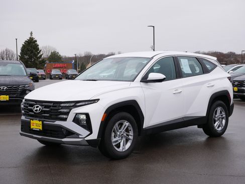 Used 2026 Hyundai Tucson SE image 3