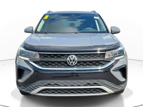 Used 2022 Volkswagen Taos SE AWD/4WD image 2