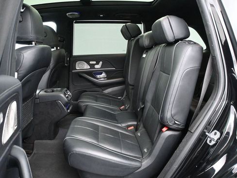 Used 2021 Mercedes-Benz GLS 580 4MATIC image 9