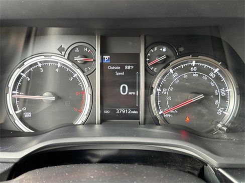 Used 2024 Toyota 4Runner TRD Off-Road Premium image 39