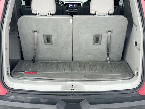 Used 2020 GMC Acadia SLT w/ Driver Alert Package II image 34