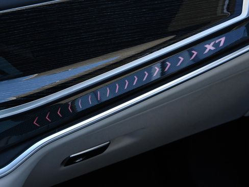 Certified 2025 BMW X7 xDrive40i w/ Executive Package image 25