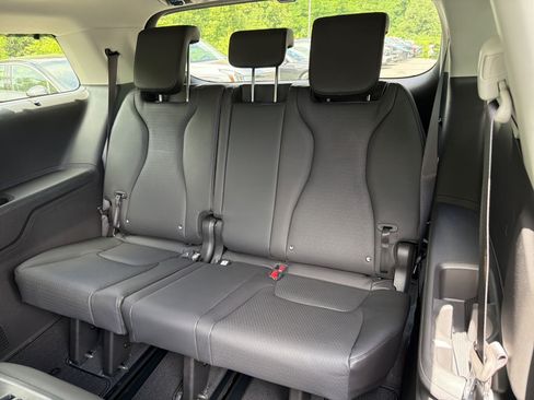 New 2026 Kia Carnival SX Prestige FWD image 32