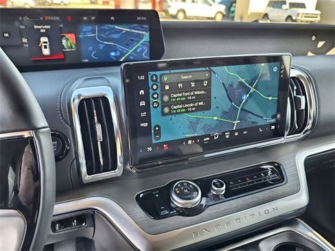 New 2025 Ford Expedition Platinum w/ Driver's Package image 26