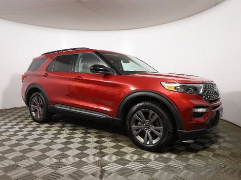 Certified 2023 Ford Explorer XLT w/ Equipment Group 202A AWD/4WD image 4