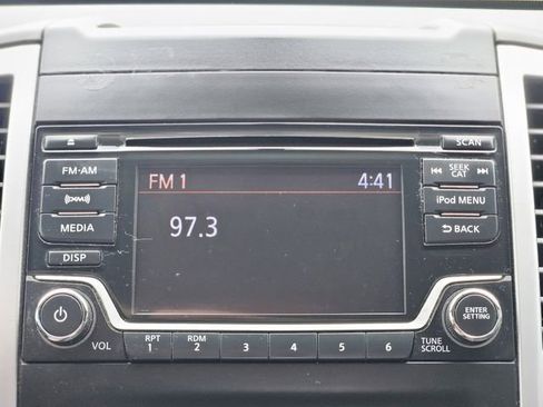 Used 2018 Nissan Frontier SV image 23